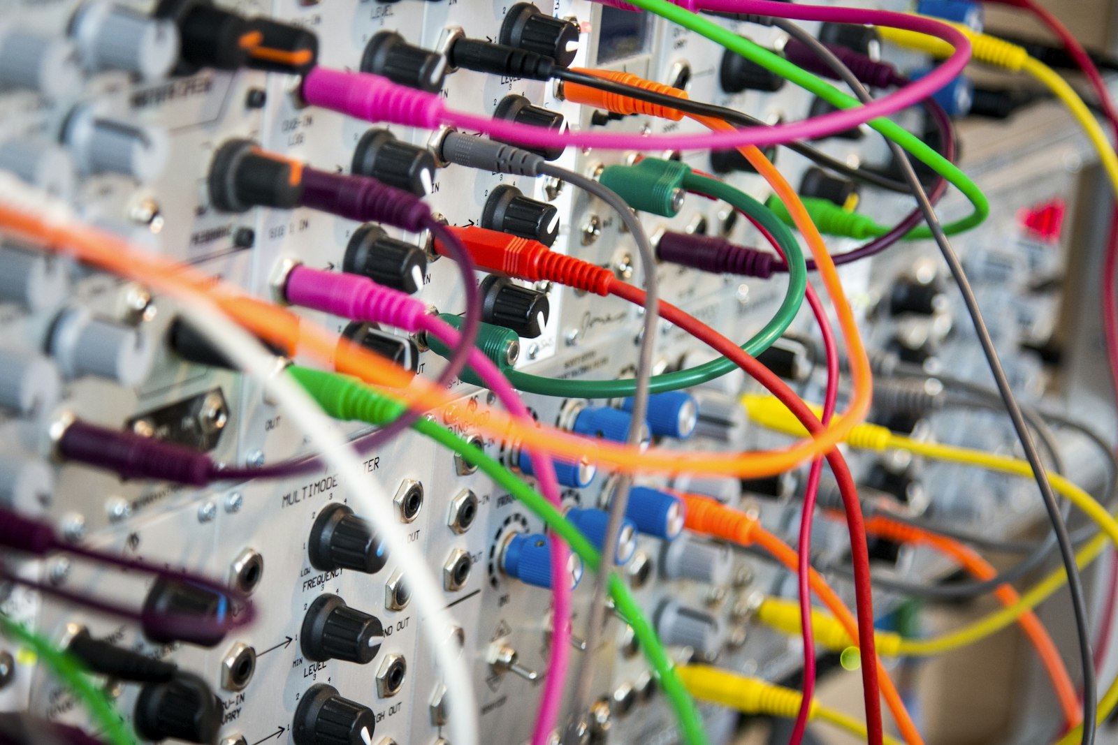 Modular synth with patch cables